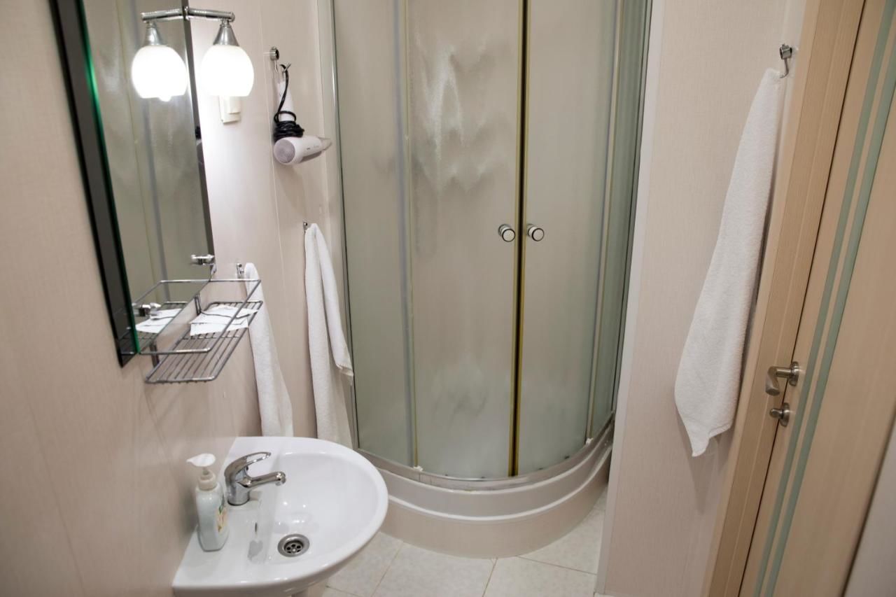 Отель Staybridge Mini-Hotel in Most City PANORAMIC RIVER VIEW Днепр-26