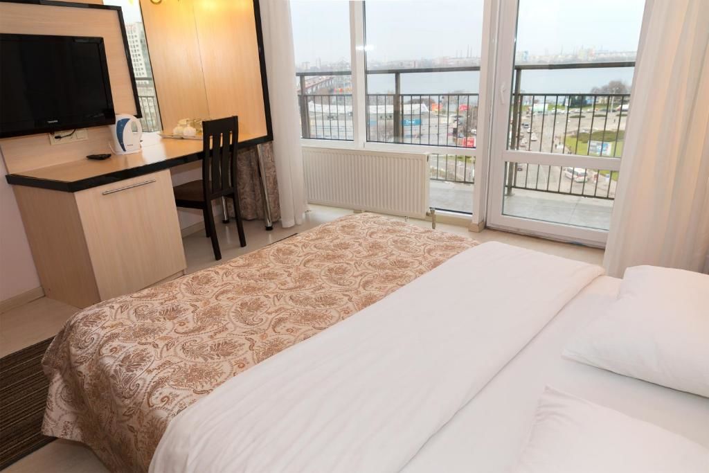 Отель Staybridge Mini-Hotel in Most City PANORAMIC RIVER VIEW Днепр-61