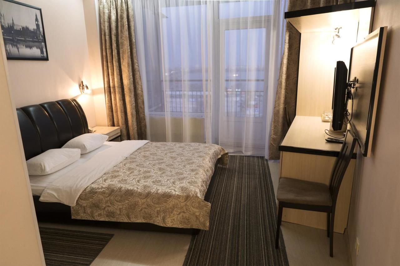 Отель Staybridge Mini-Hotel in Most City PANORAMIC RIVER VIEW Днепр-10