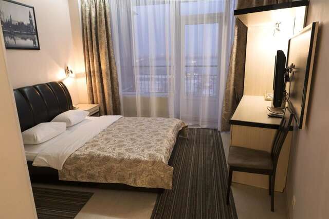 Отель Staybridge Mini-Hotel in Most City PANORAMIC RIVER VIEW Днепр-9